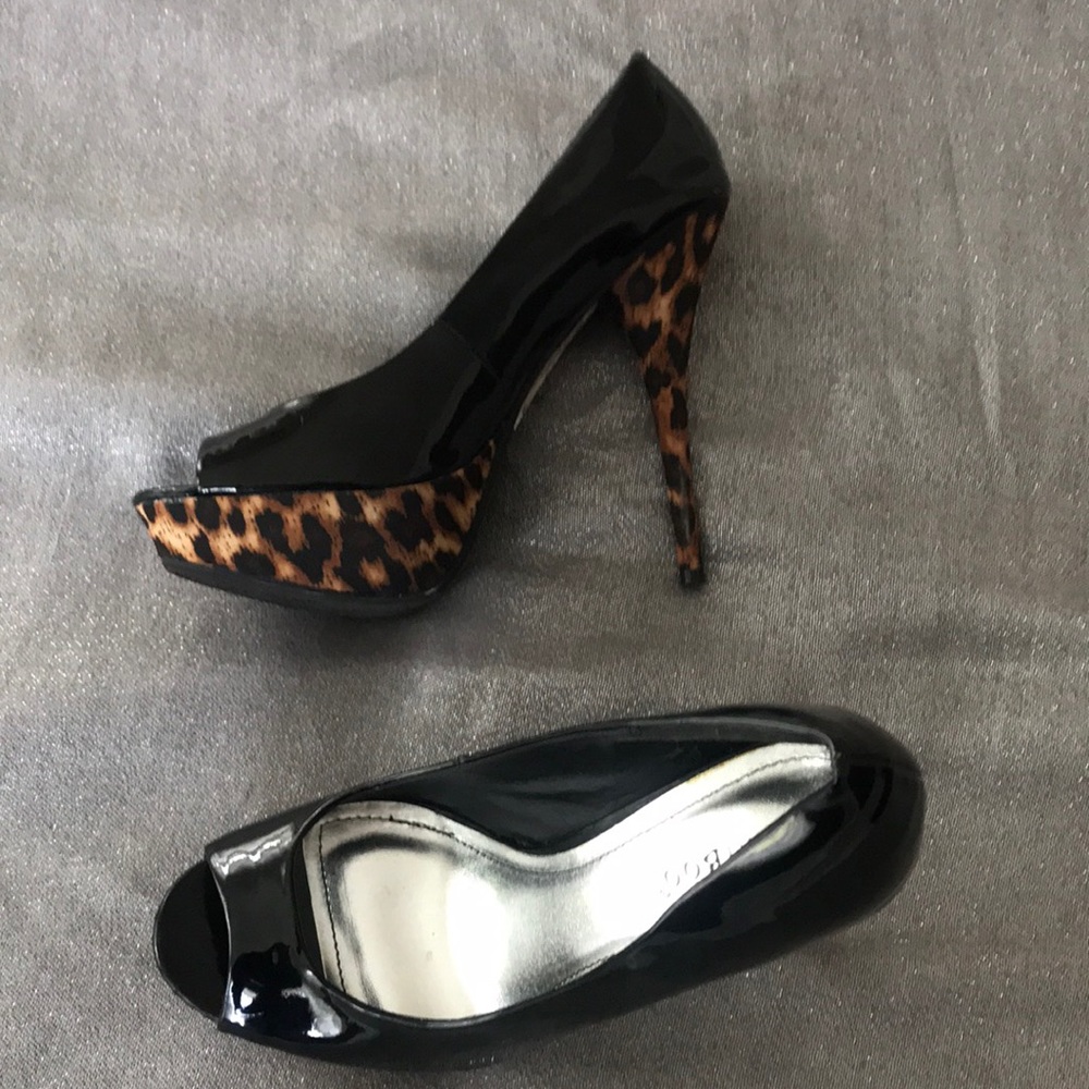 Bamboo-Black patent and leopard fabric heels